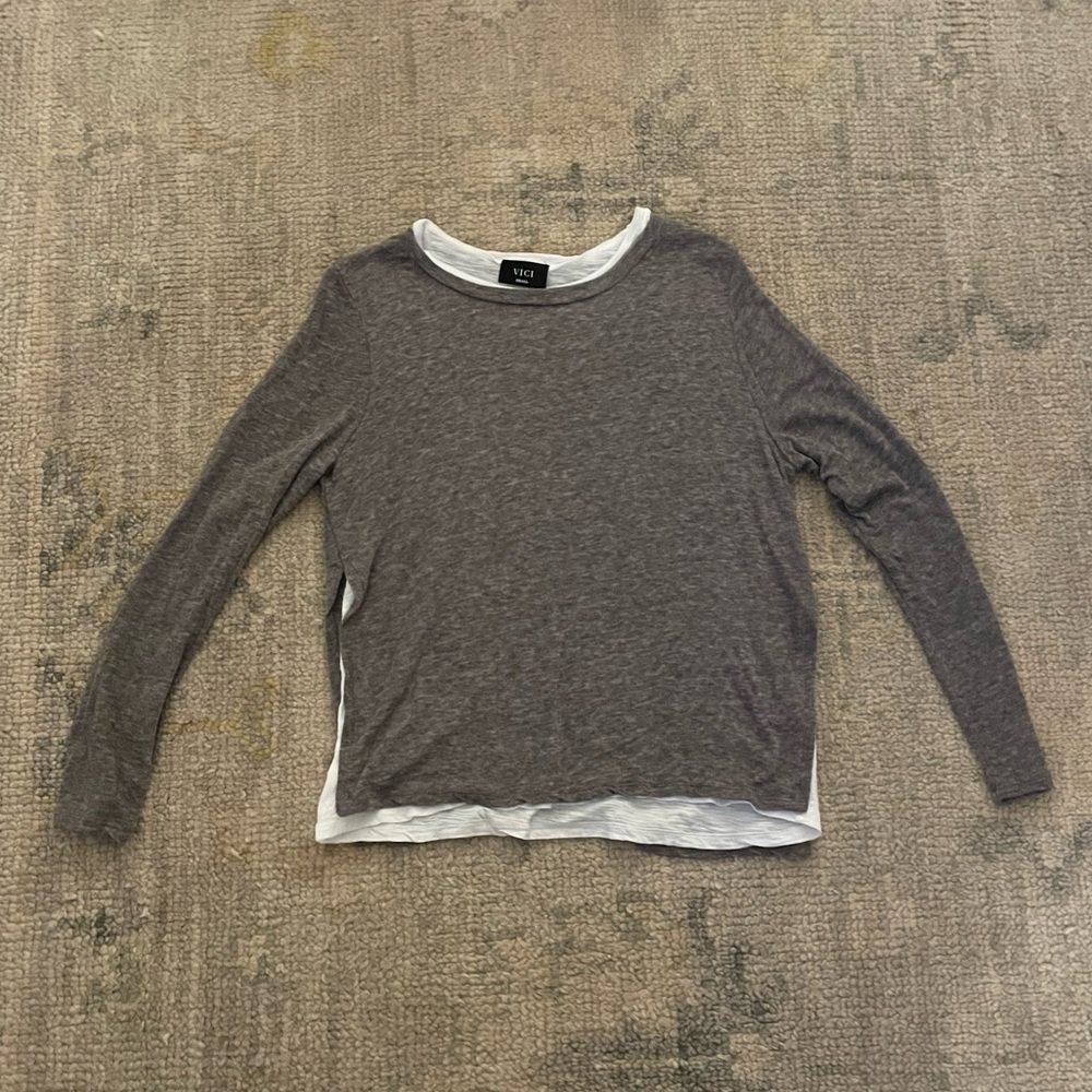 Vici long sleeve tshirt size small
